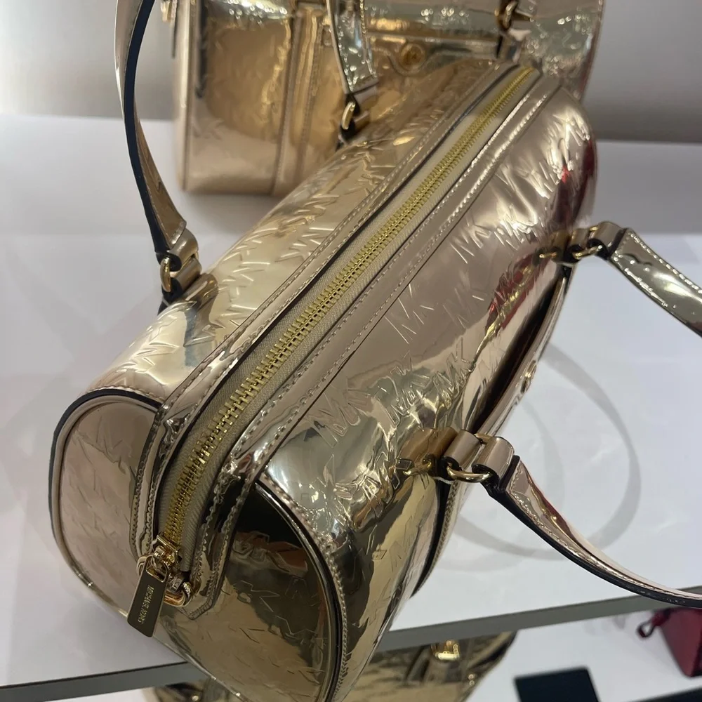 MICHAEL KORS Jet Set Md Metallic Logo Debossed Satchel Duffle
Pale Gold
NWT - Picture 8 of 16
